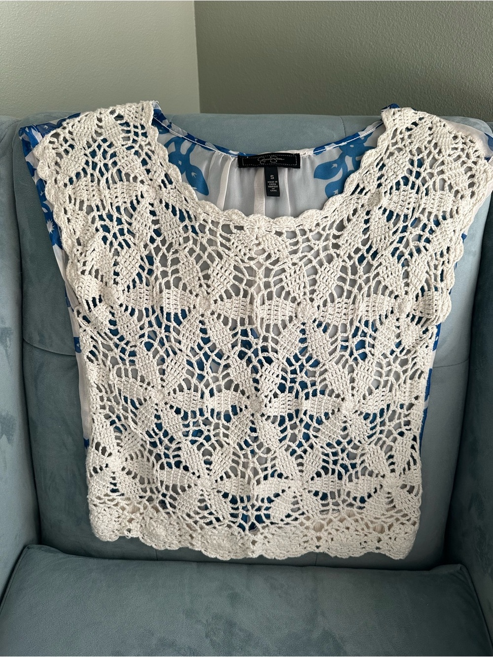 Jessica Simpson White Crochet Overlay Blouse with Blue Floral Lining